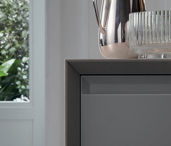 dettaglio anta e top Trail a 45°