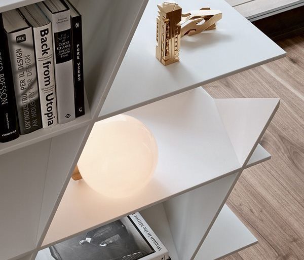 Versione in glacier white. 
