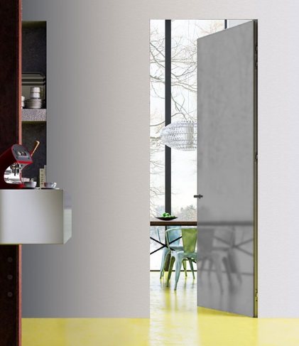 Versione in laccatura, lucida o opaca, sempre elegante. 