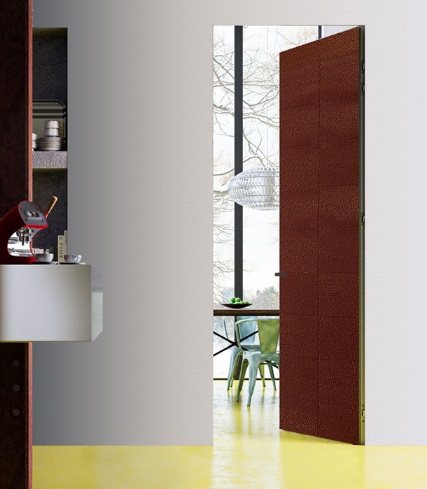 Versione in pelle, il materiale più innovativo, estetico e durevole. 