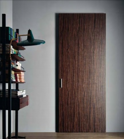 Versione in palissandro, calda e decorativa. 