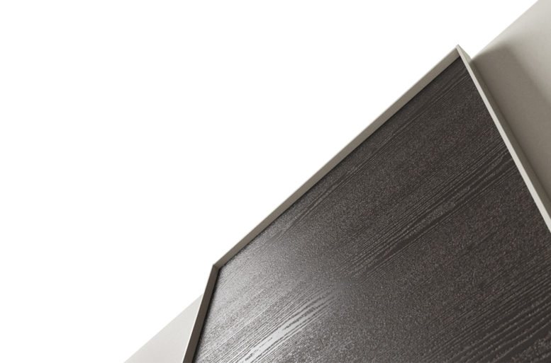 La maniglia è una cornice che mette in bella mostra le essenze e le finiture delle ante.