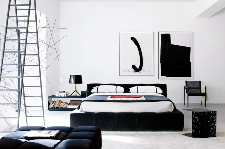 Per il vano interno, il meccanismo di sollevamento è a molla a gas con comando manuale. 