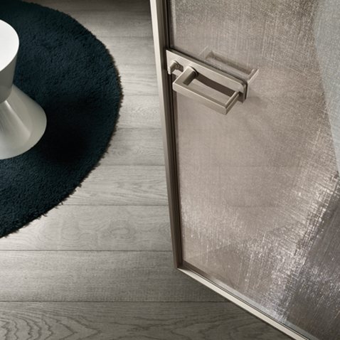 Maniglia dalle forme geometriche e minimal. 