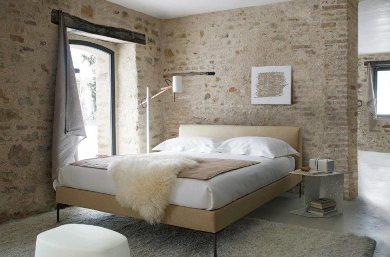 Il design sobrio è caratteristico per il classico piedino a 